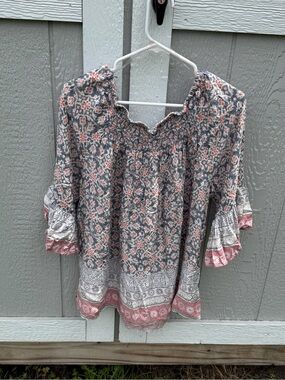 1X- Smocked Off-Shoulder Floral Peasant Top - Gray & Pink